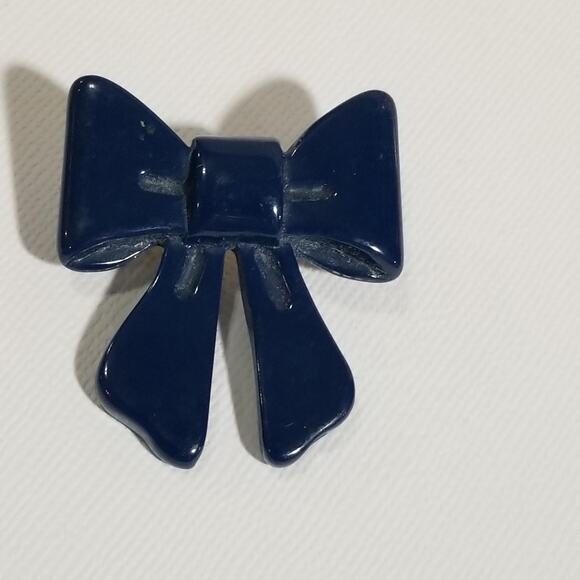 Vintage blue bow brooch (looks green under black light) - Picture 6 of 11